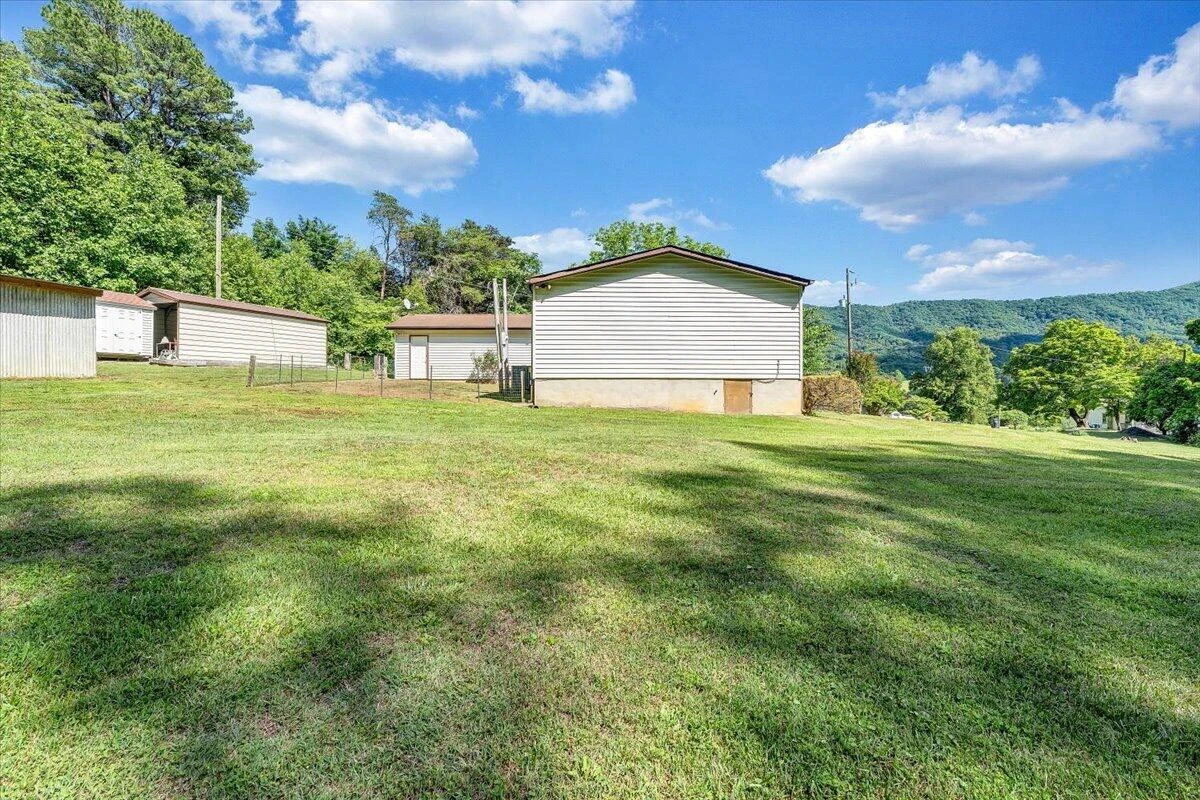 109 Meador LN - Photo 40