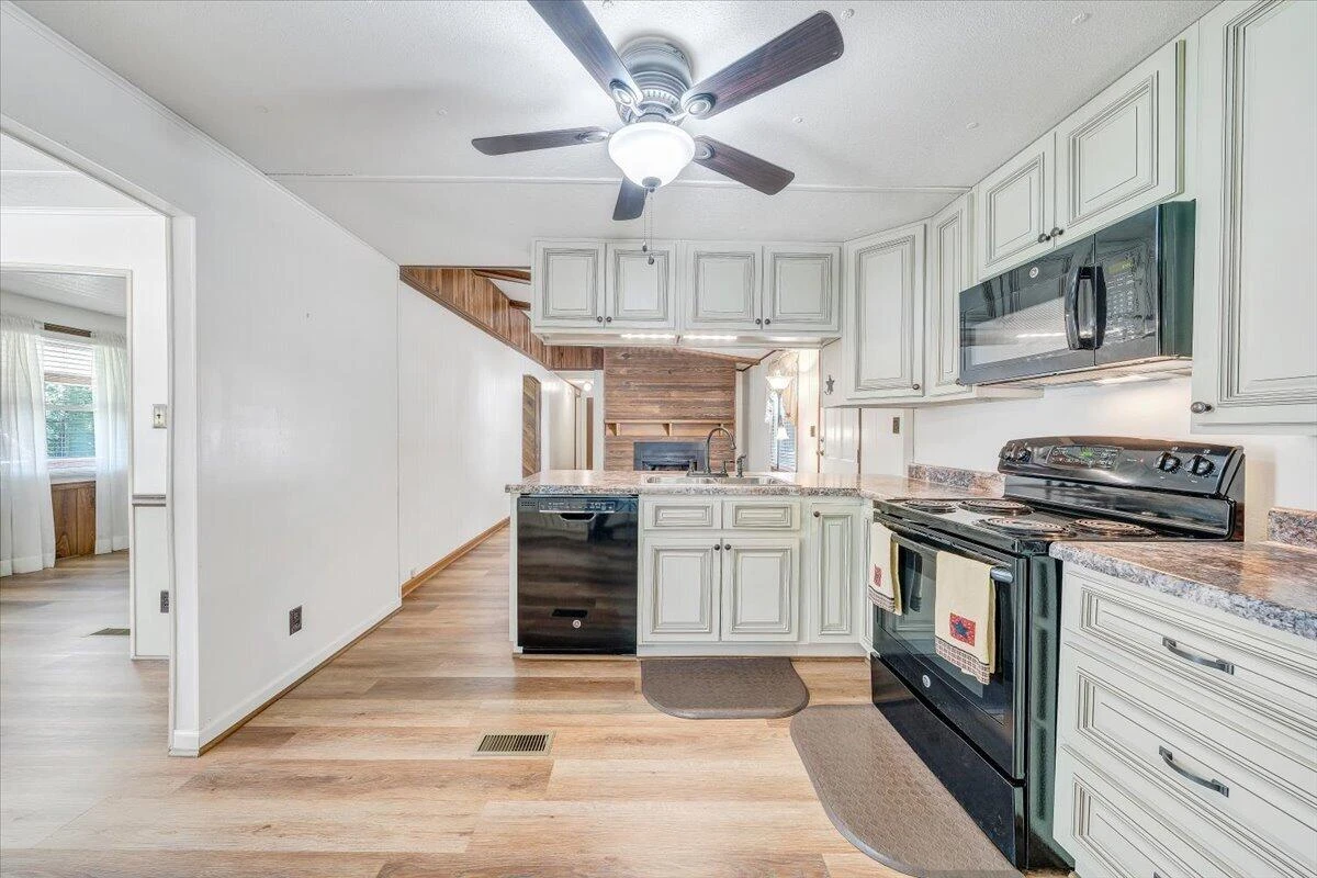 109 Meador LN - Photo 6