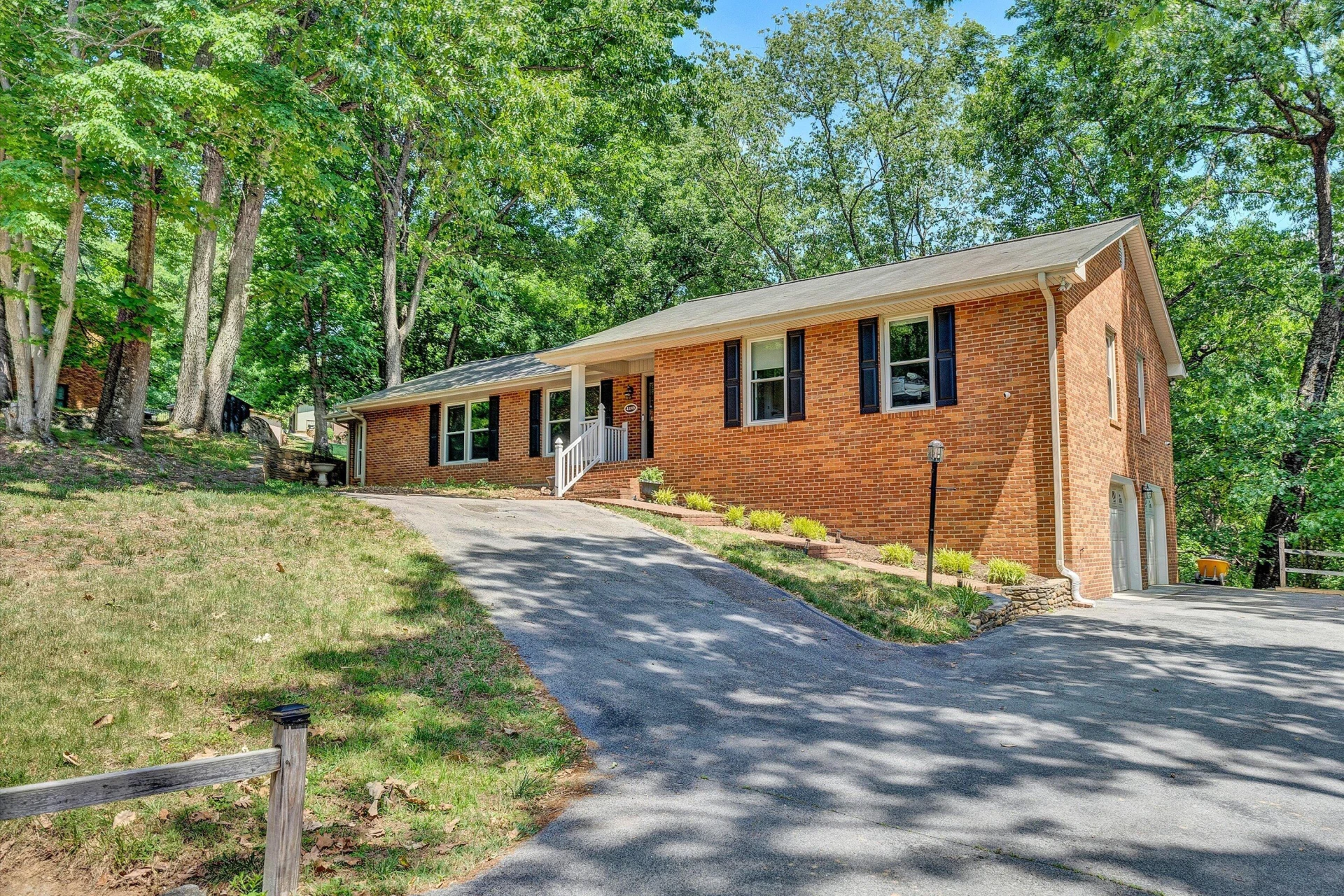 4189 Toddsbury DR - Photo 2