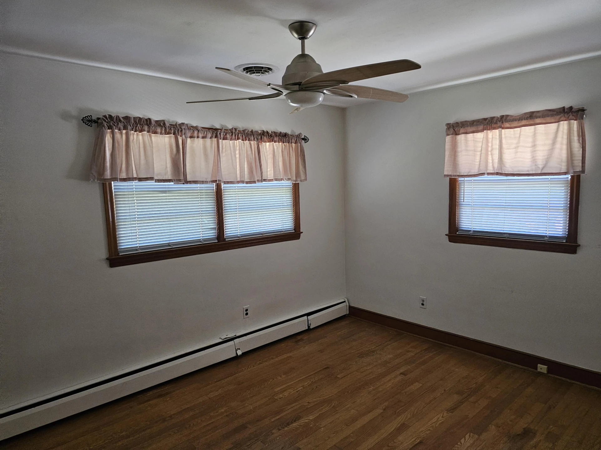 950 McHenry AVE NE - Photo 10