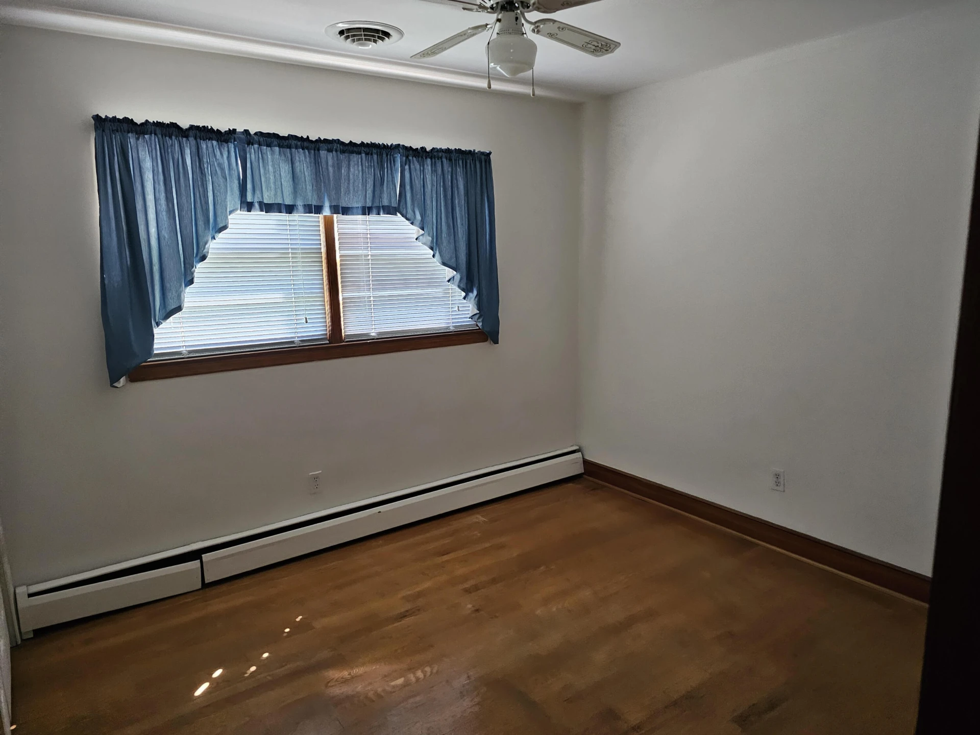 950 McHenry AVE NE - Photo 5