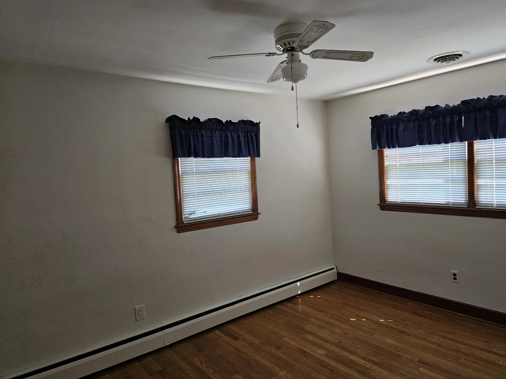 950 McHenry AVE NE - Photo 9