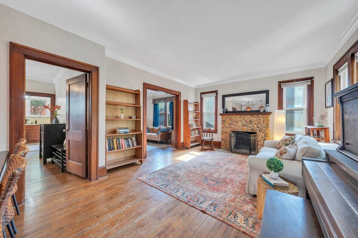 1709 Brandon AVE SW - Photo 3