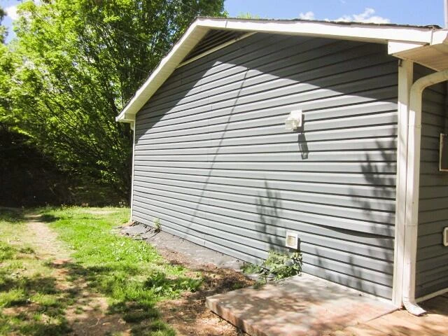 5574 PROVIDENCE CHURCH RD - Photo 3