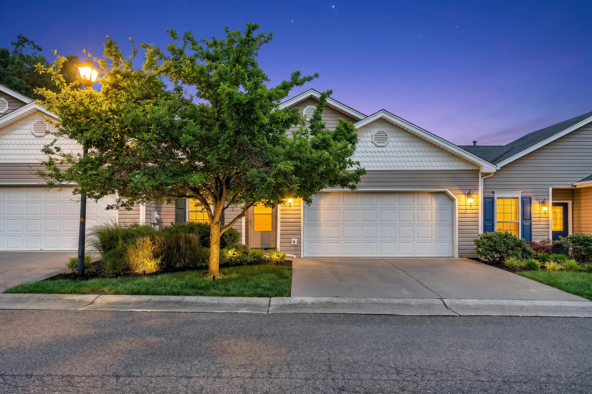 5025 Country Cottage LN