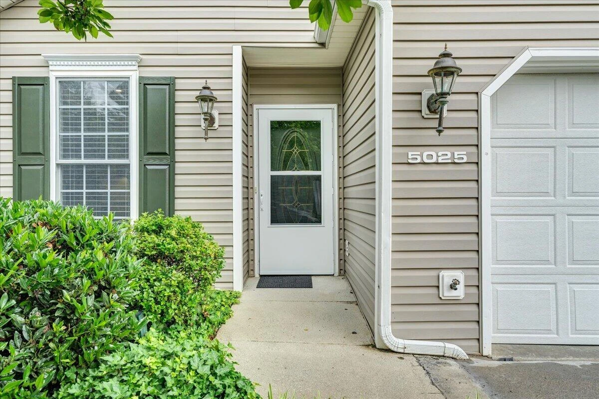 5025 Country Cottage LN - Photo 4