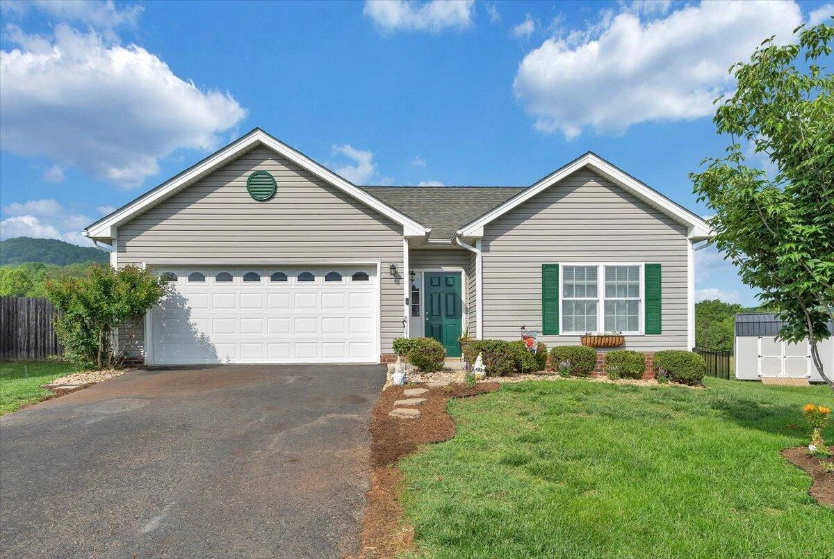 2725 Paddington Station LN - Photo 2
