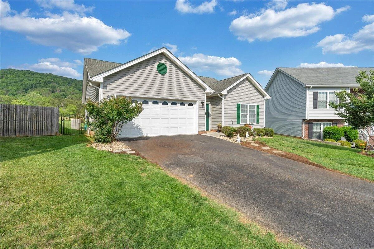 2725 Paddington Station LN - Photo 32