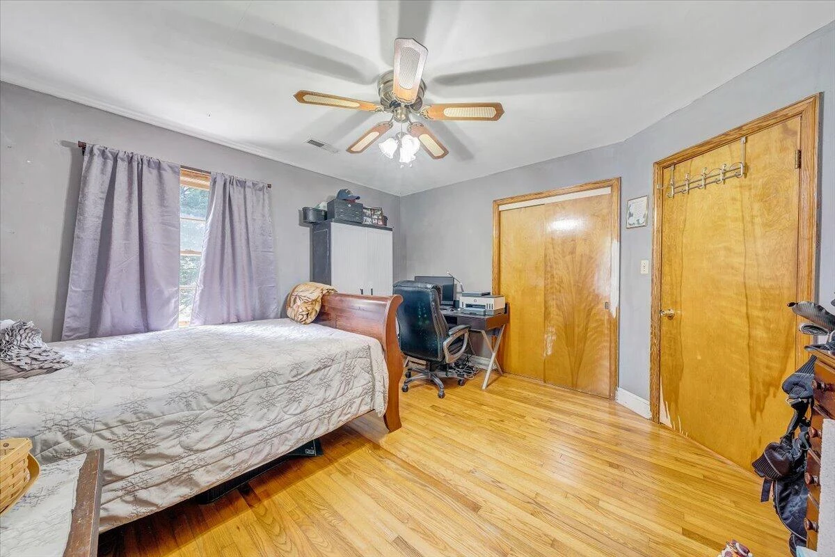 1028 Tremont RD - Photo 19