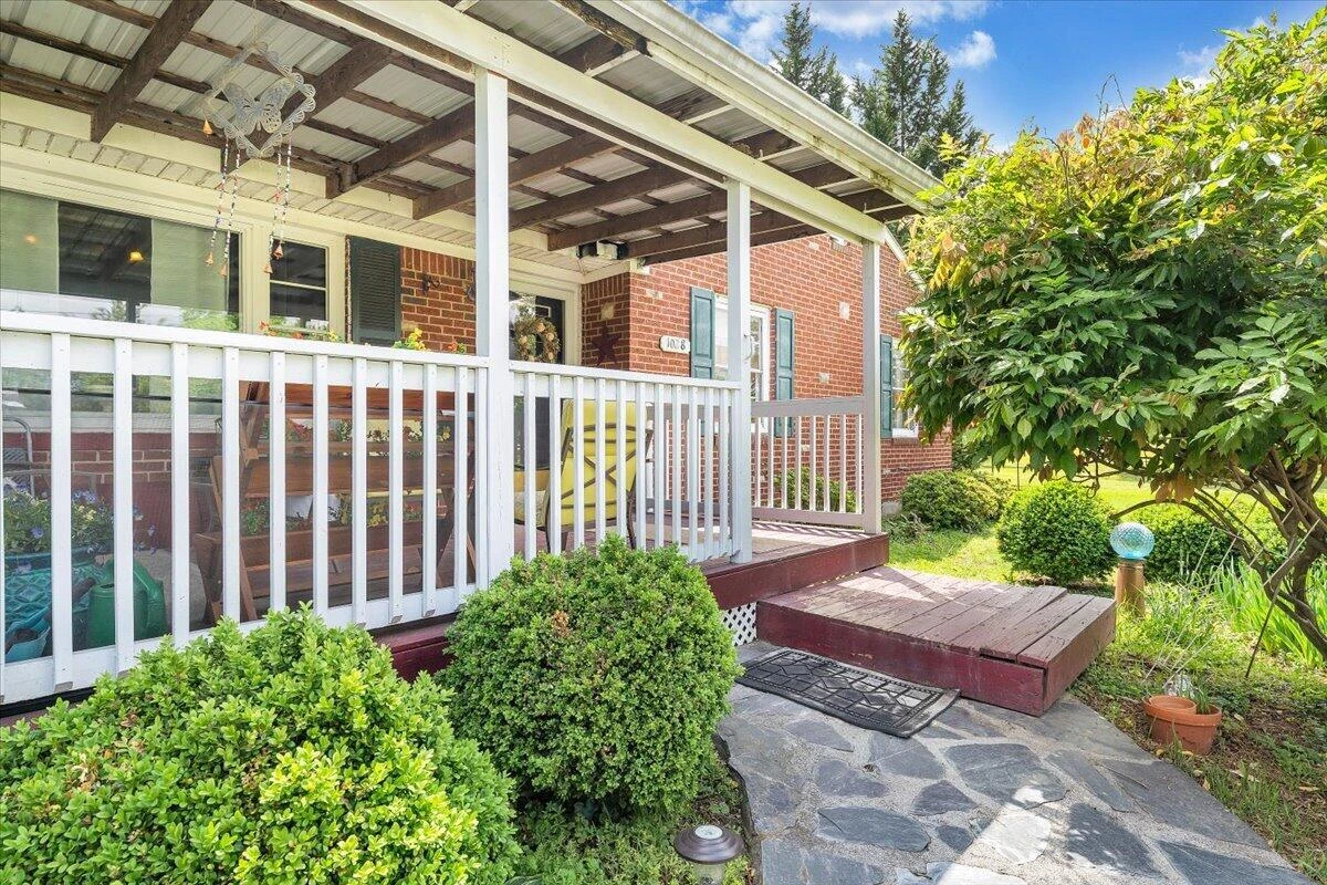 1028 Tremont RD - Photo 25