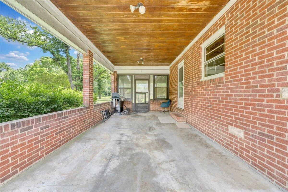 1028 Tremont RD - Photo 26