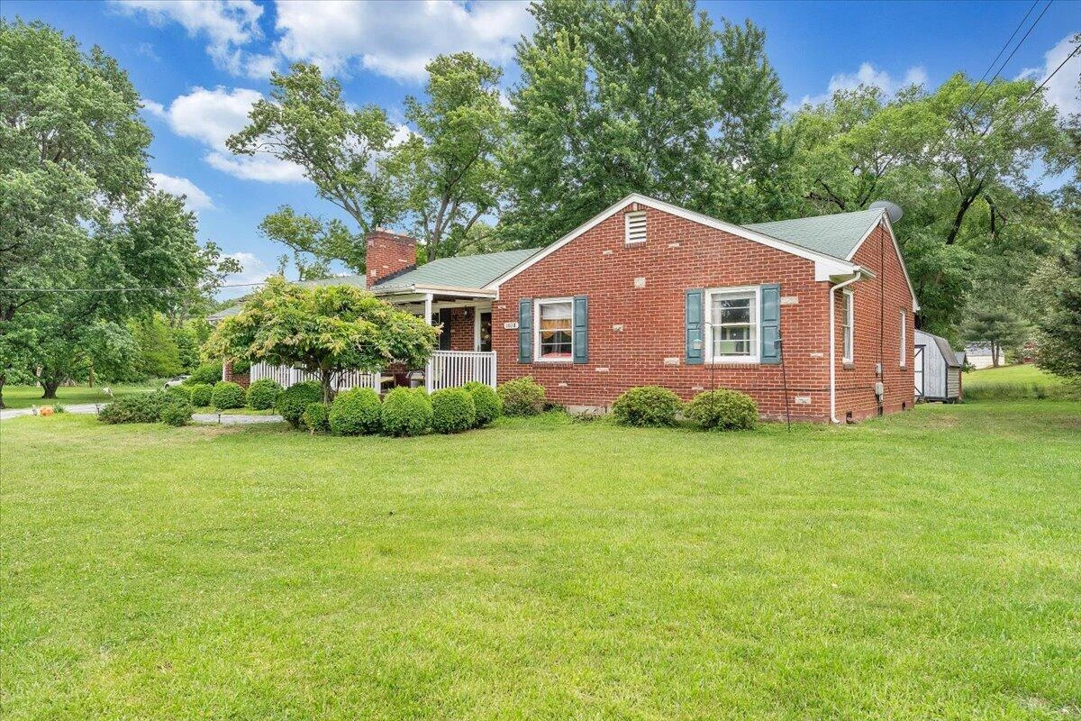 1028 Tremont RD - Photo 31