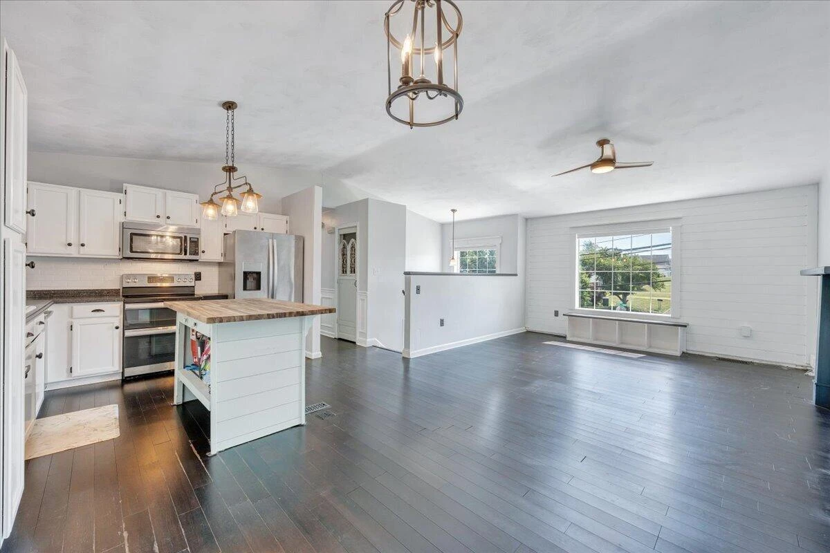 2107 Mill LN - Photo 10