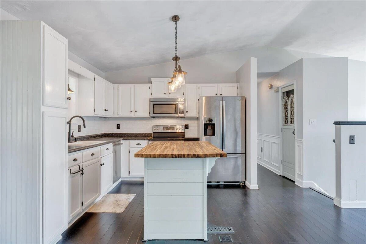 2107 Mill LN - Photo 11