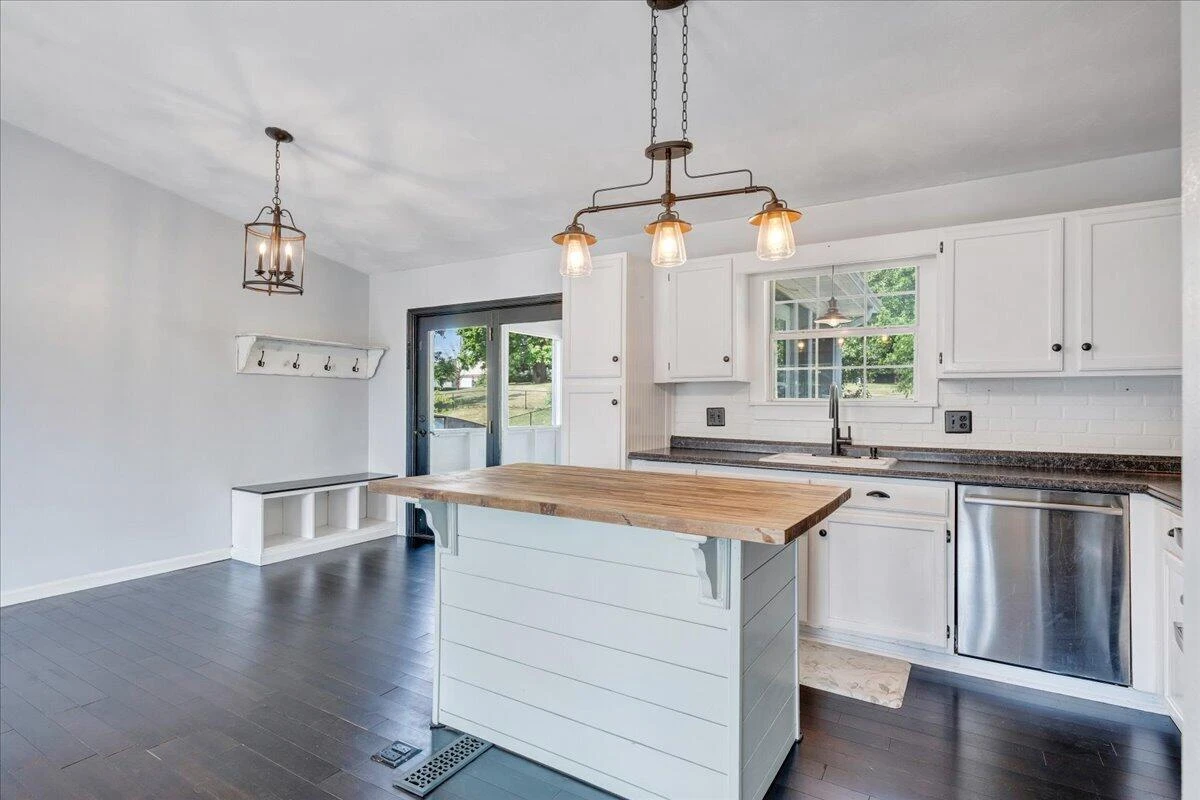 2107 Mill LN - Photo 14