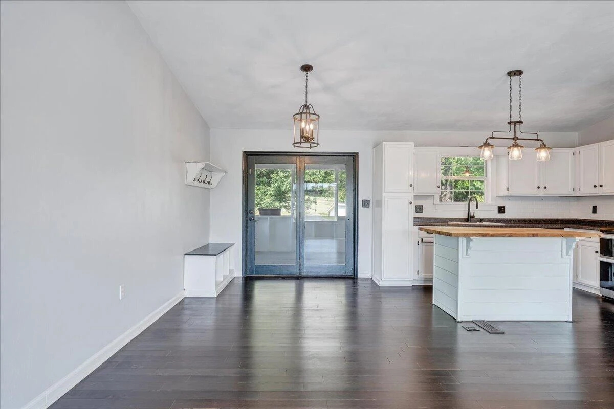 2107 Mill LN - Photo 15