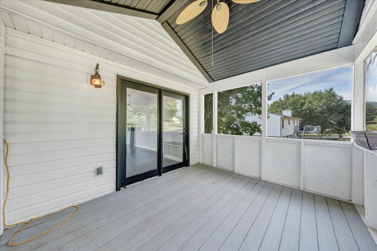 2107 Mill LN - Photo 17