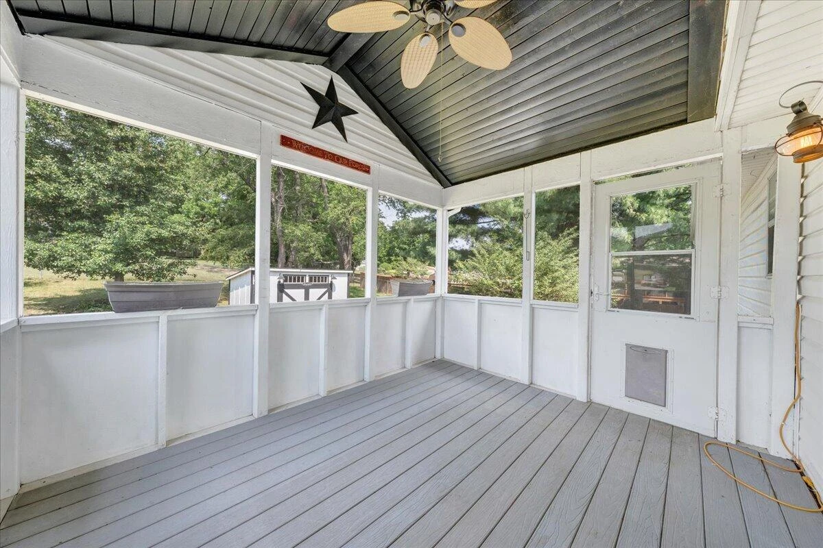 2107 Mill LN - Photo 18