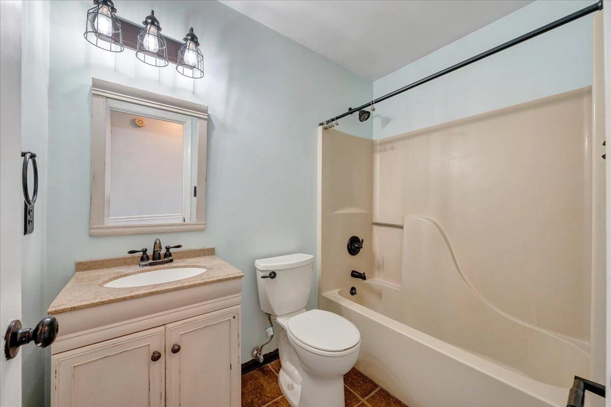 2107 Mill LN - Photo 20