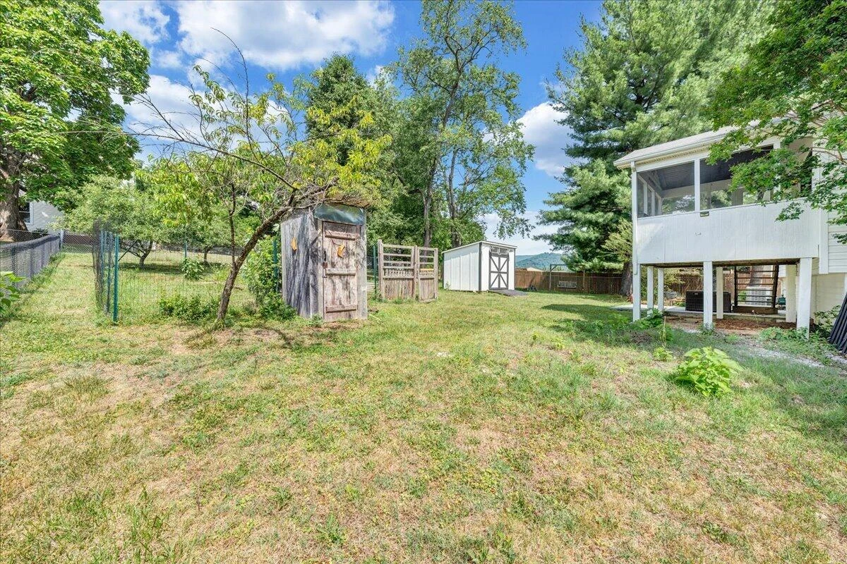 2107 Mill LN - Photo 35