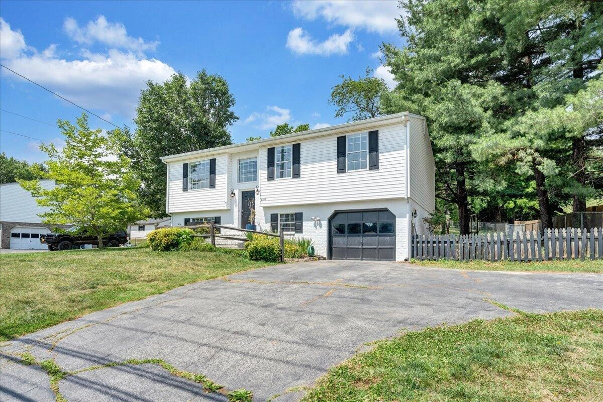 2107 Mill LN - Photo 45