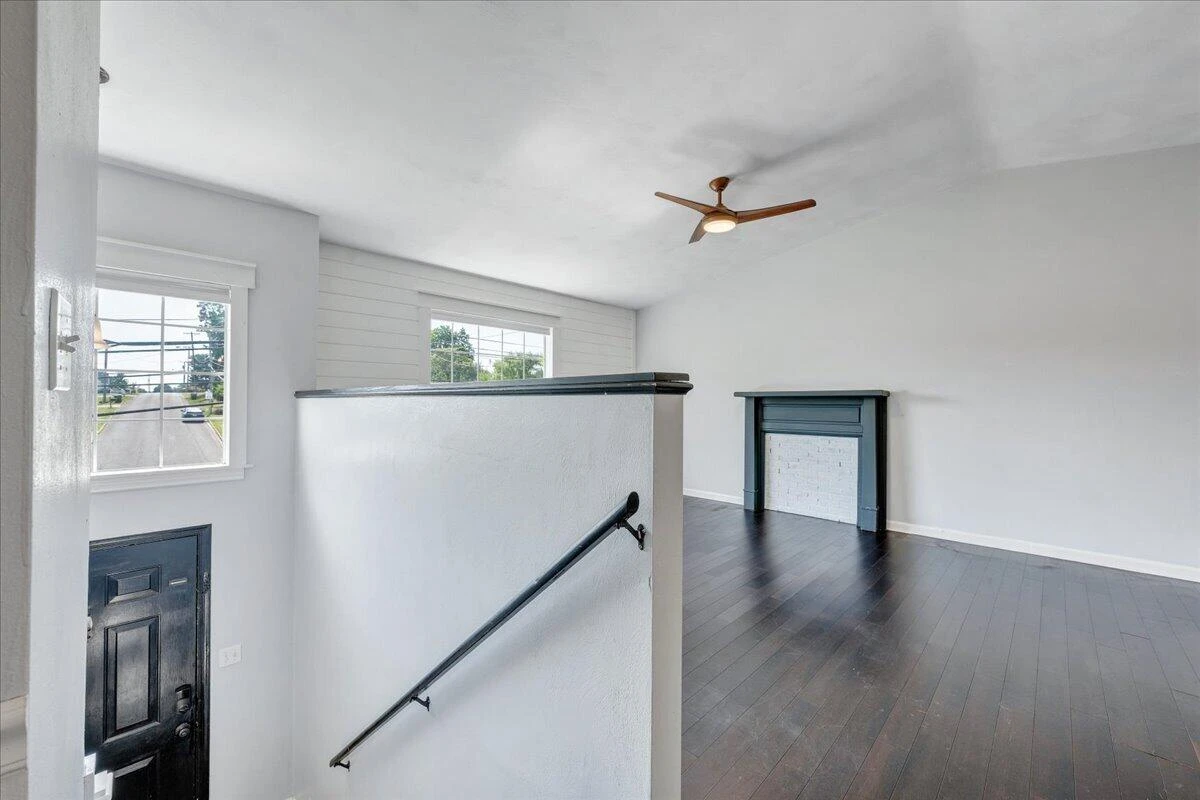 2107 Mill LN - Photo 6