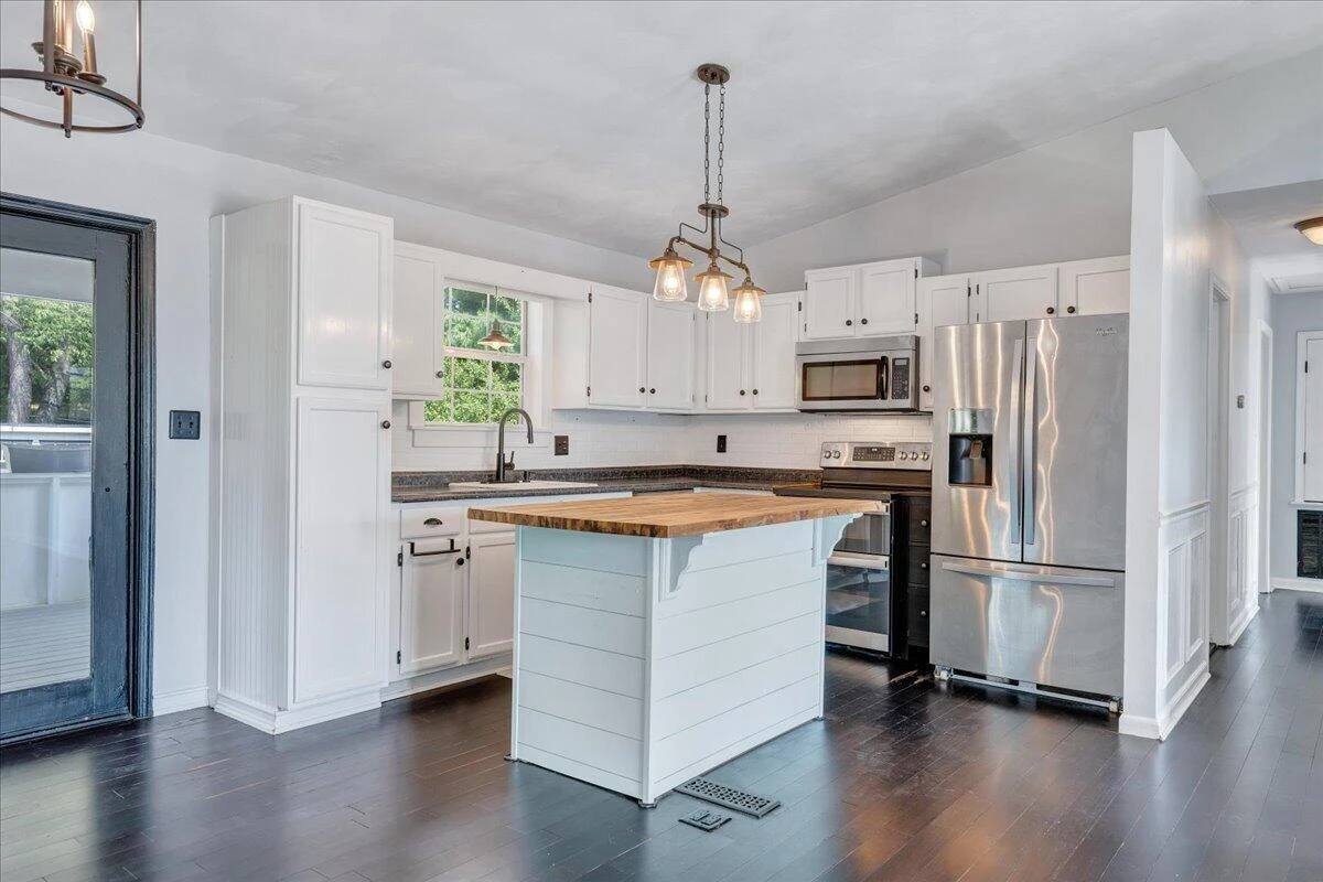 2107 Mill LN - Photo 9
