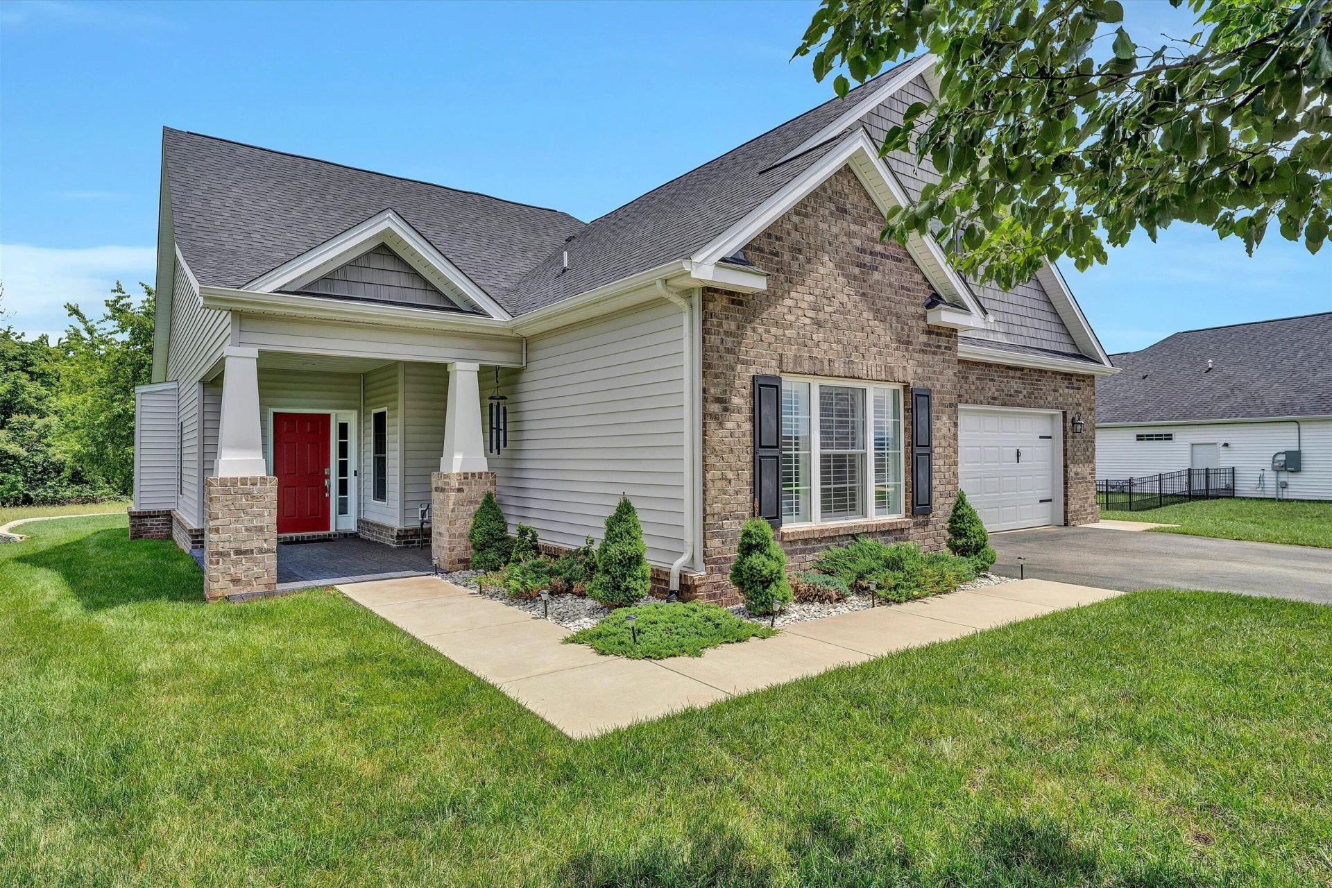 635 Spring Grove DR - Photo 2