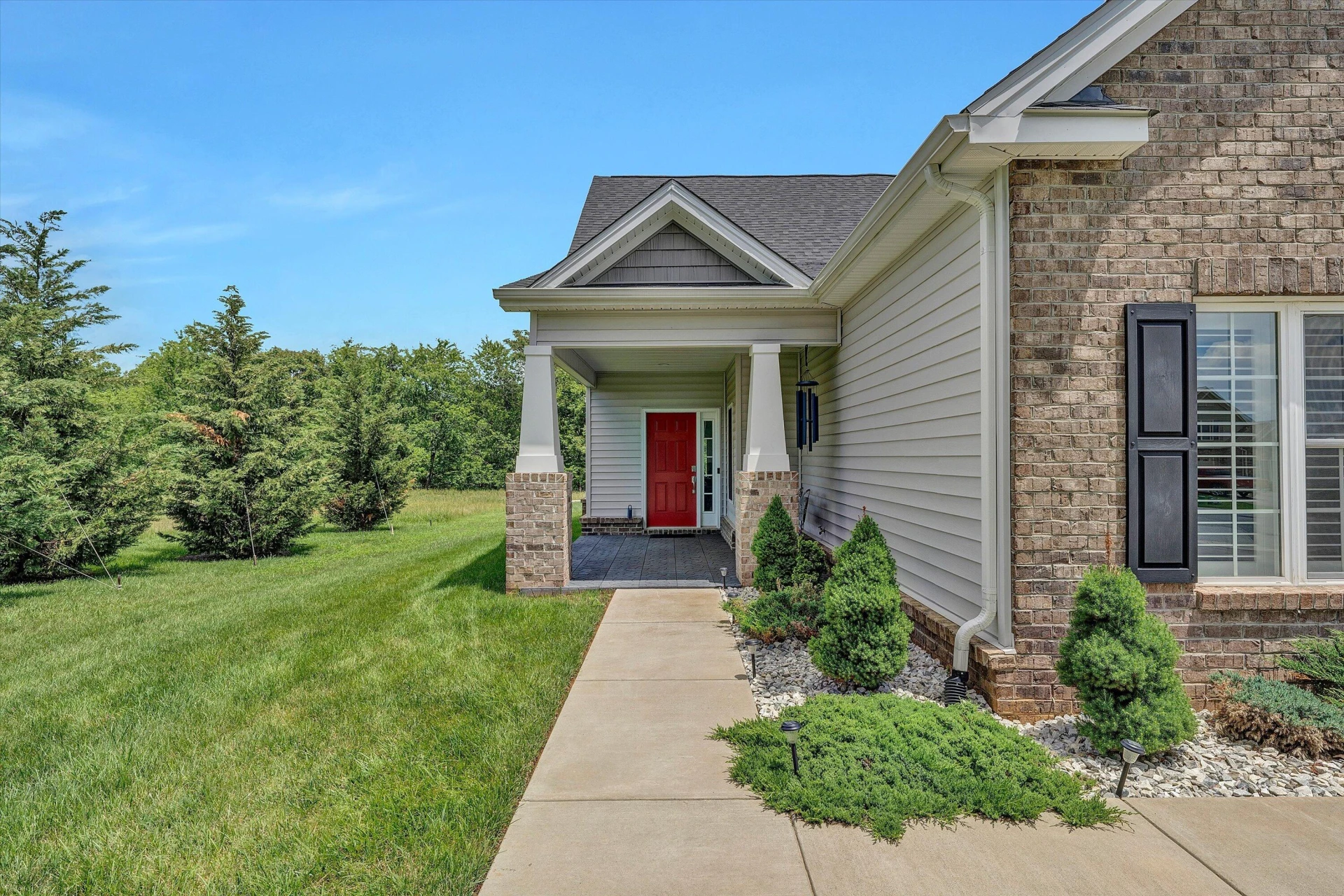 635 Spring Grove DR - Photo 3