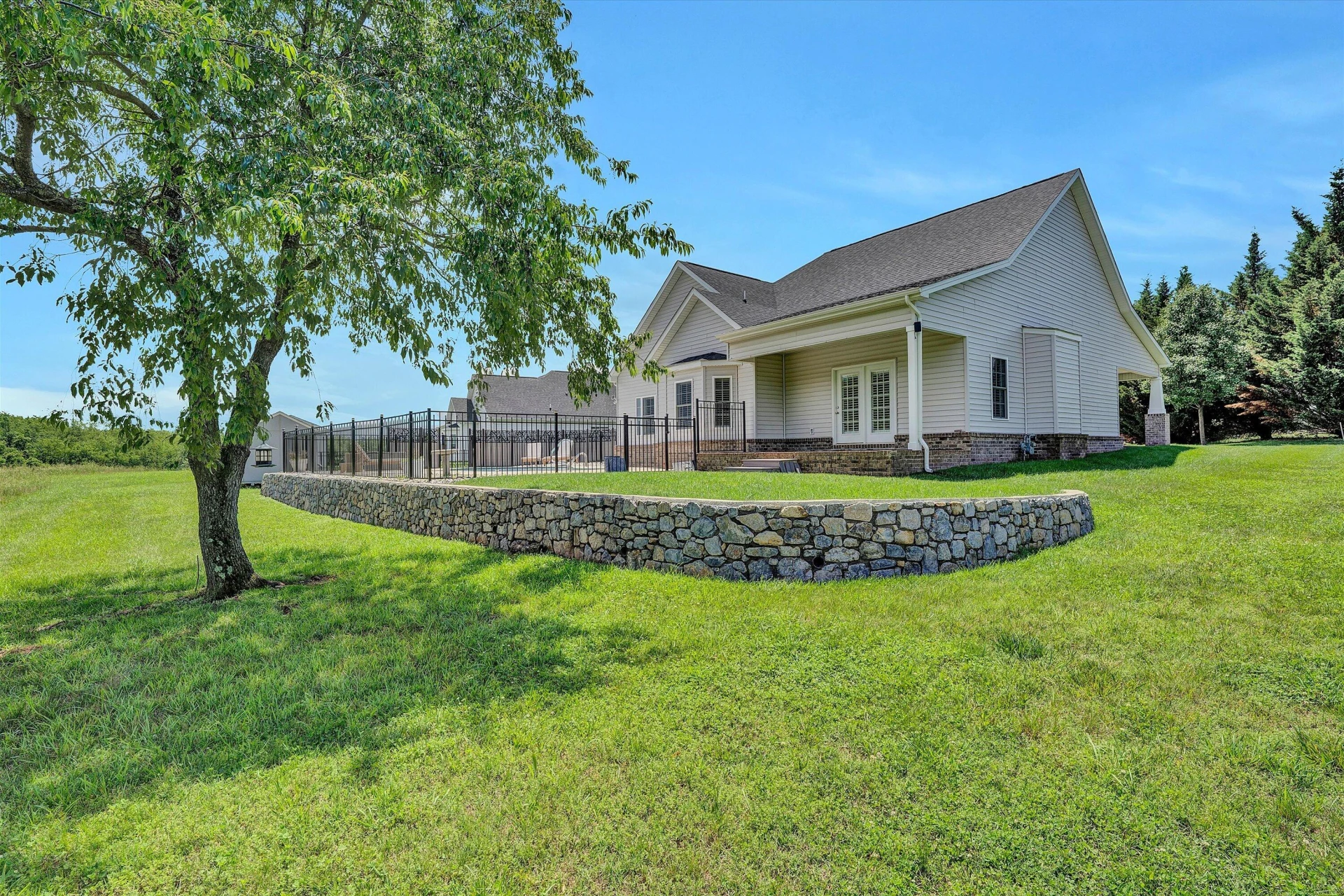 635 Spring Grove DR - Photo 38