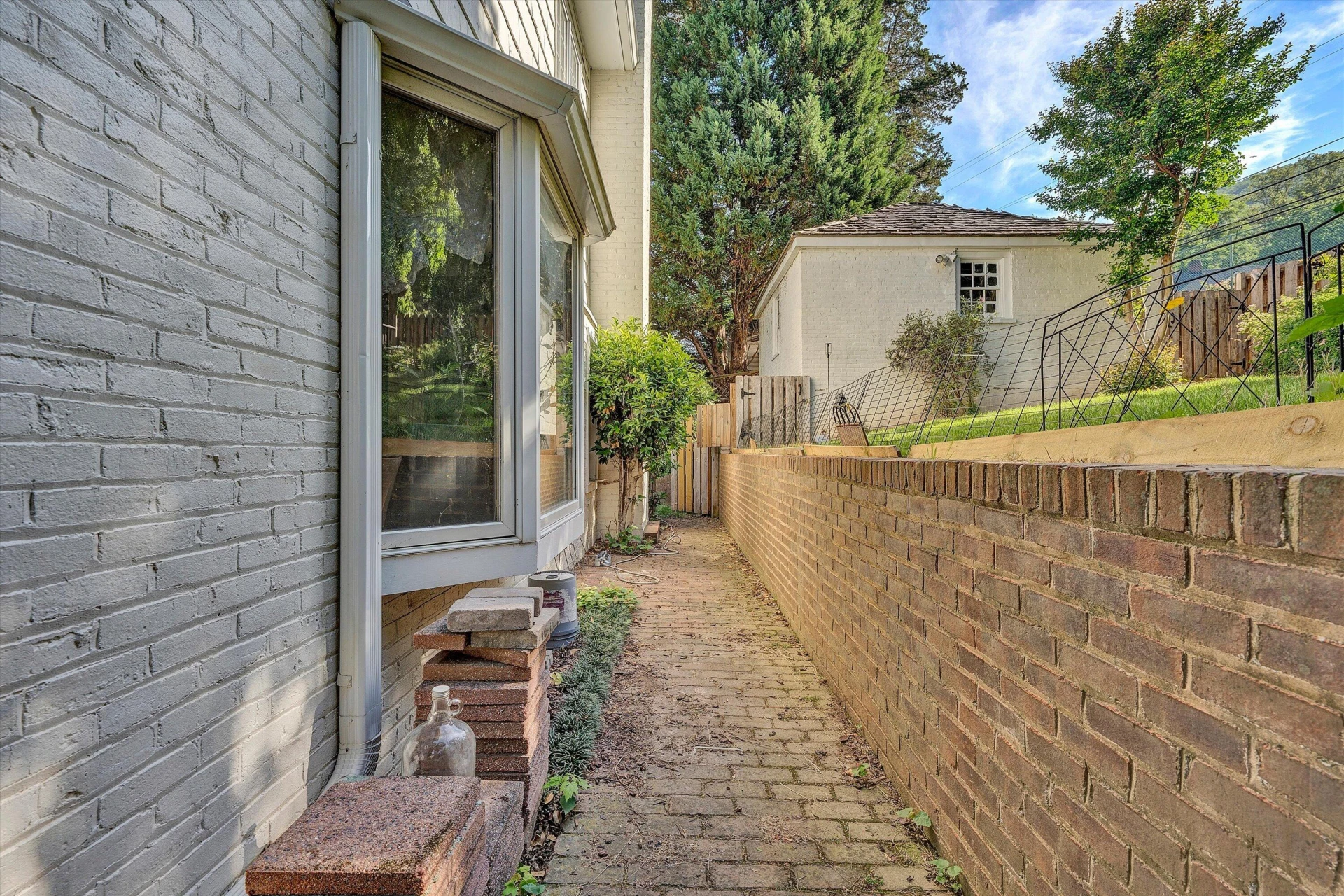 2410 Cornwallis AVE SE - Photo 28