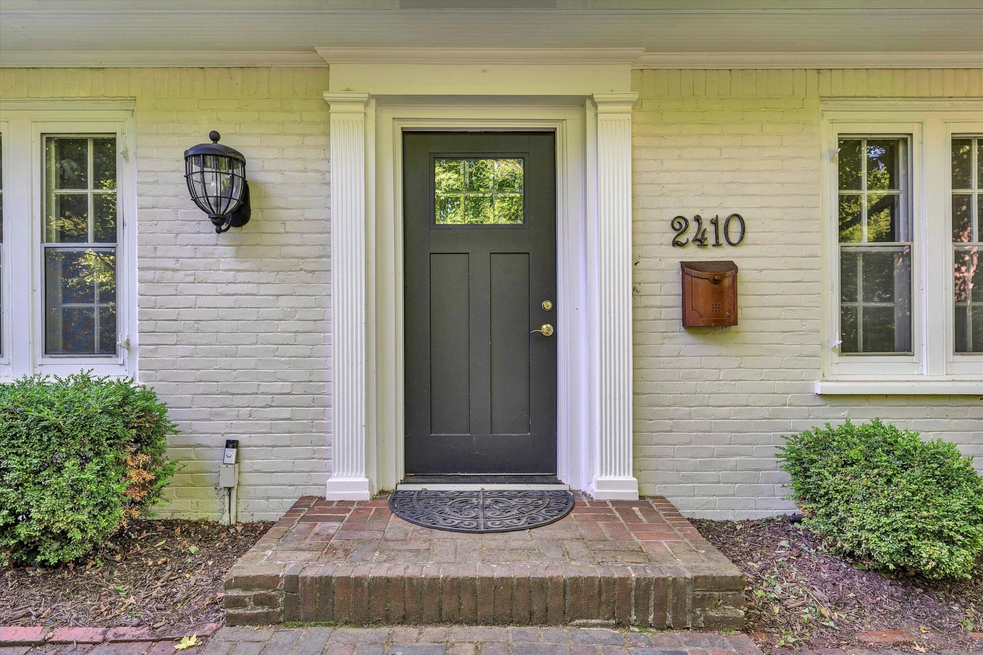 2410 Cornwallis AVE SE - Photo 5