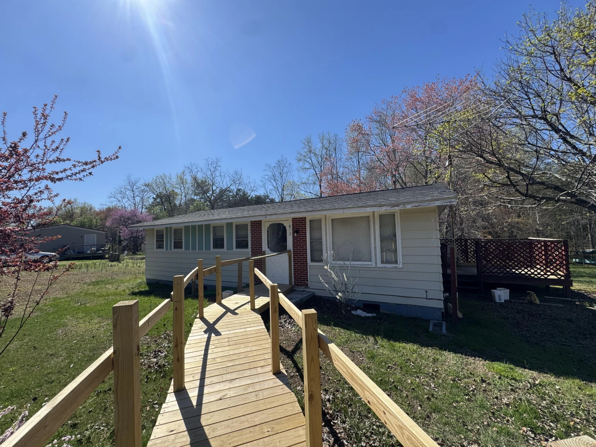812 Mount View RD