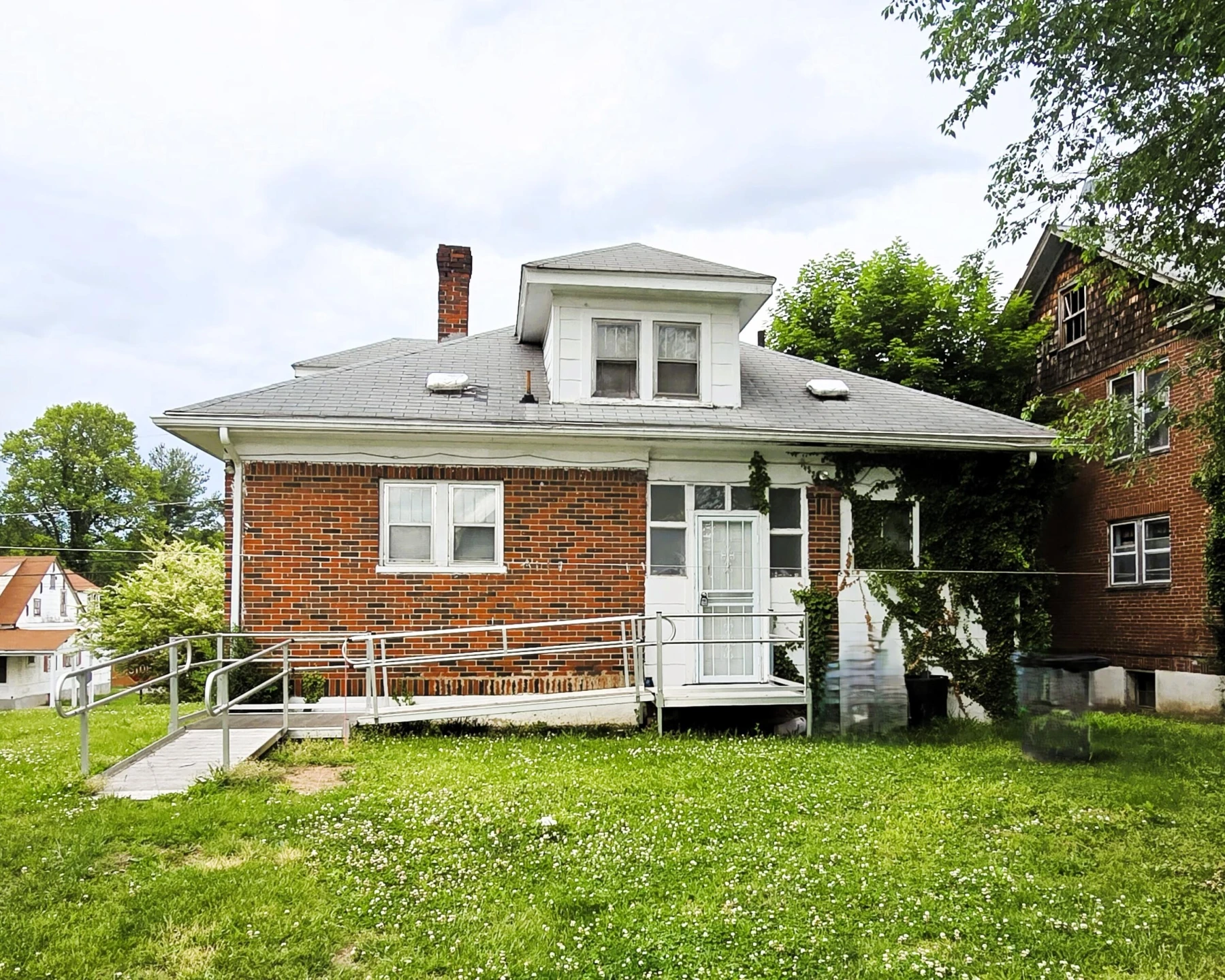 2130 Hanover AVE NW - Photo 3