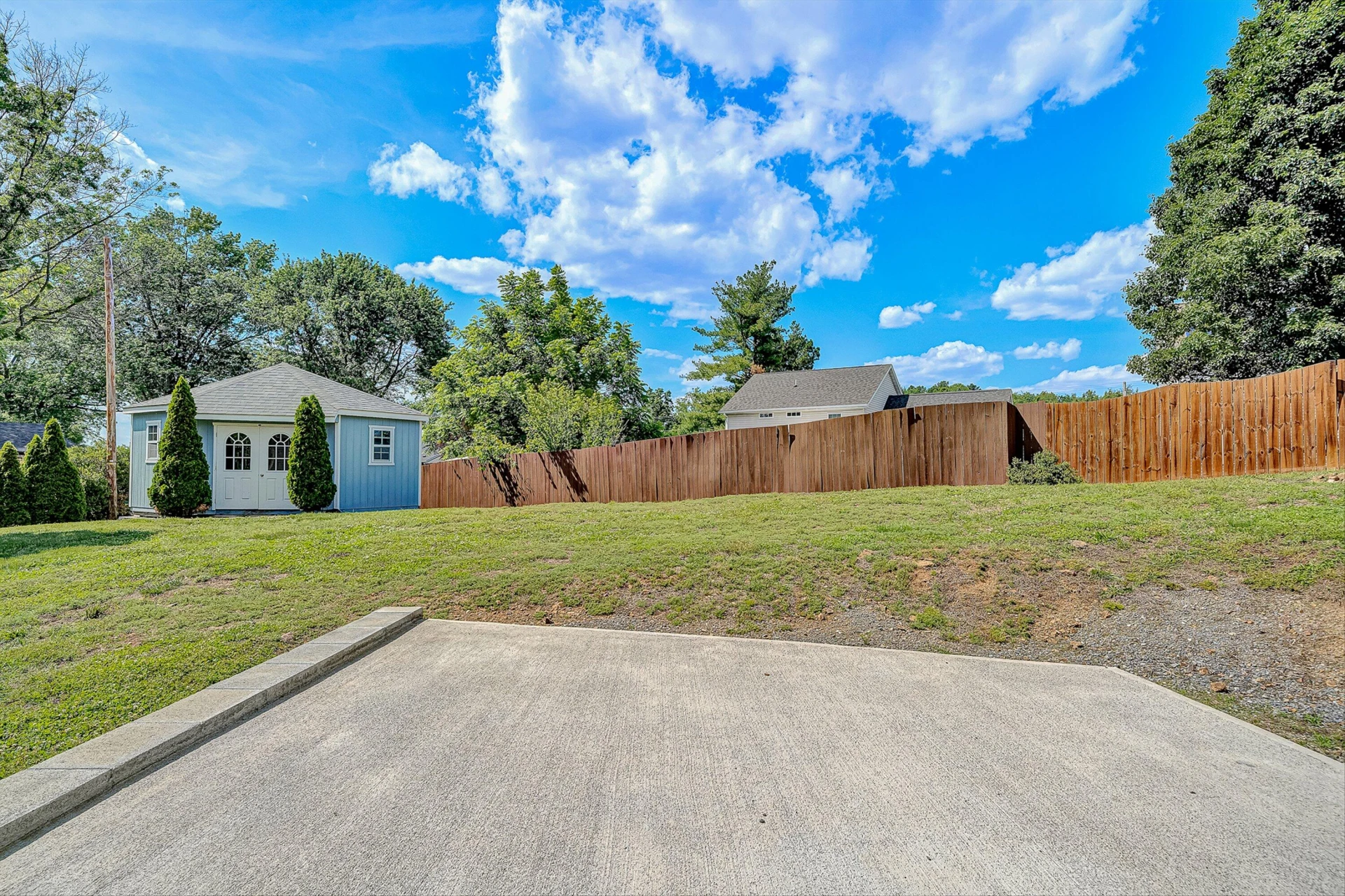 742 Pitt AVE - Photo 20