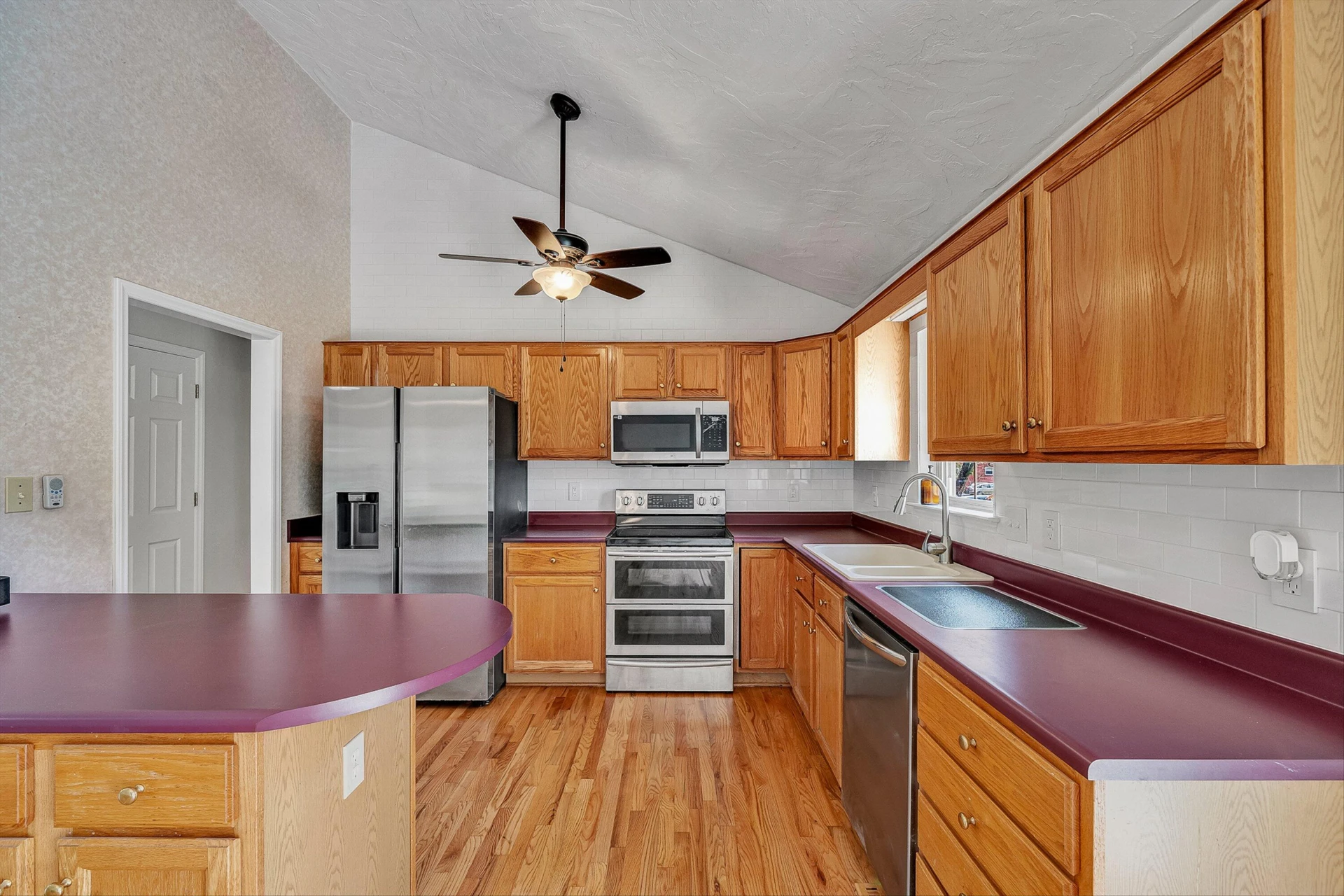 742 Pitt AVE - Photo 6