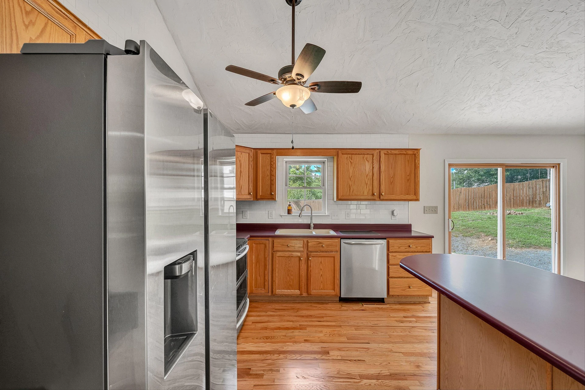 742 Pitt AVE - Photo 7