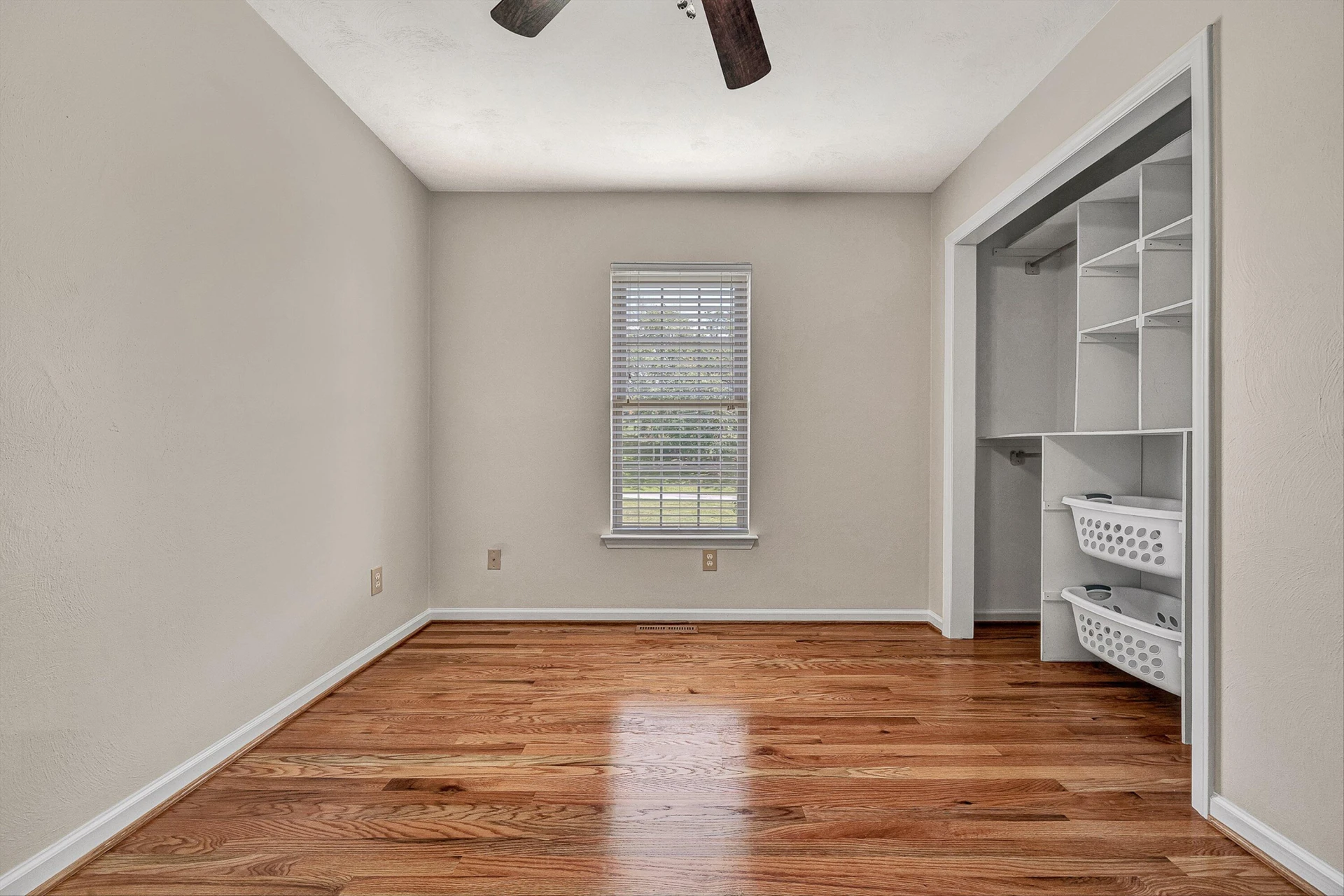 742 Pitt AVE - Photo 8