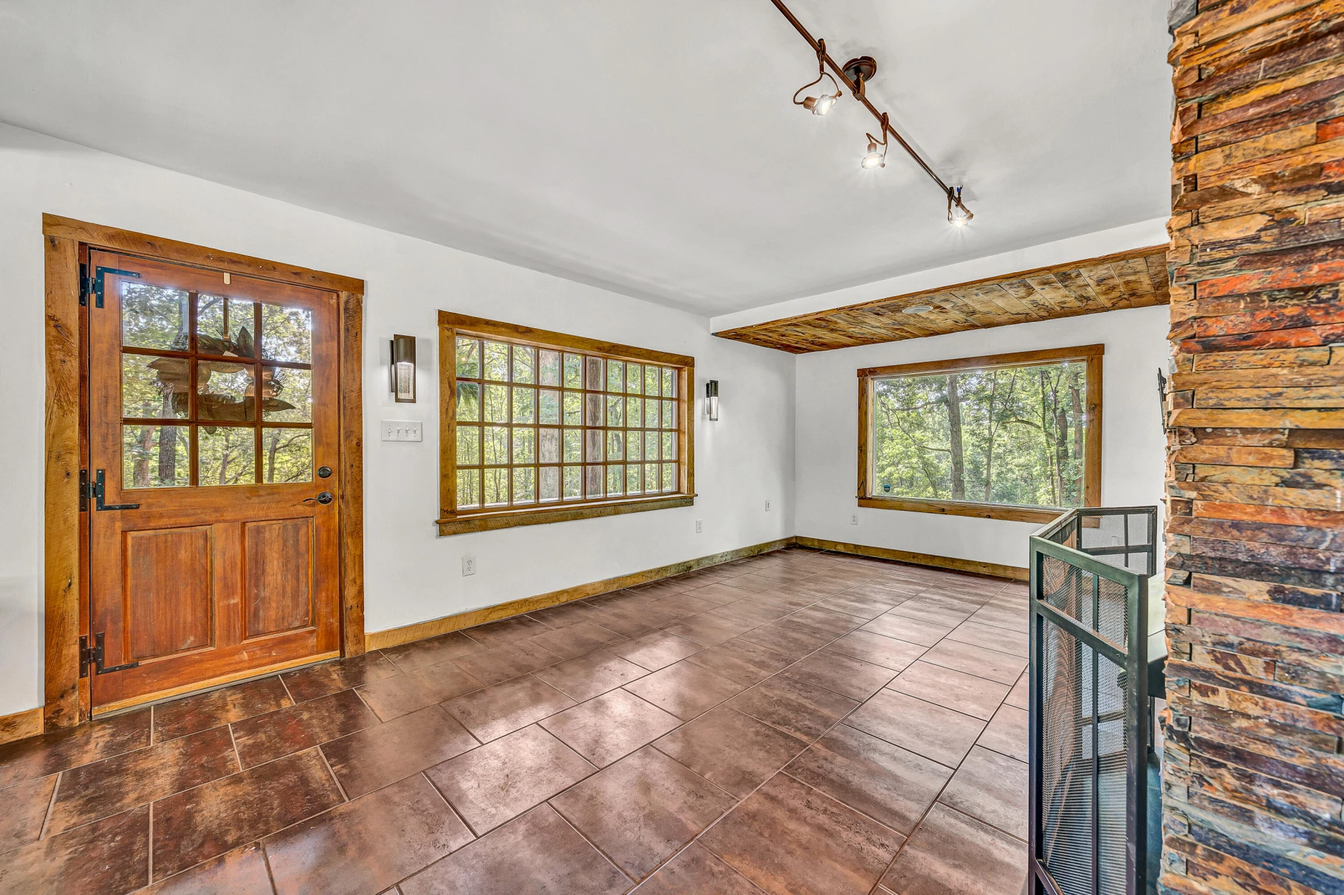 2603 Rutrough RD SE - Photo 3