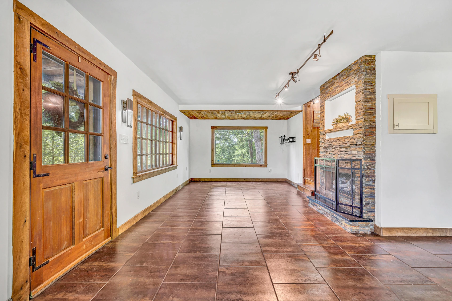 2603 Rutrough RD SE - Photo 4