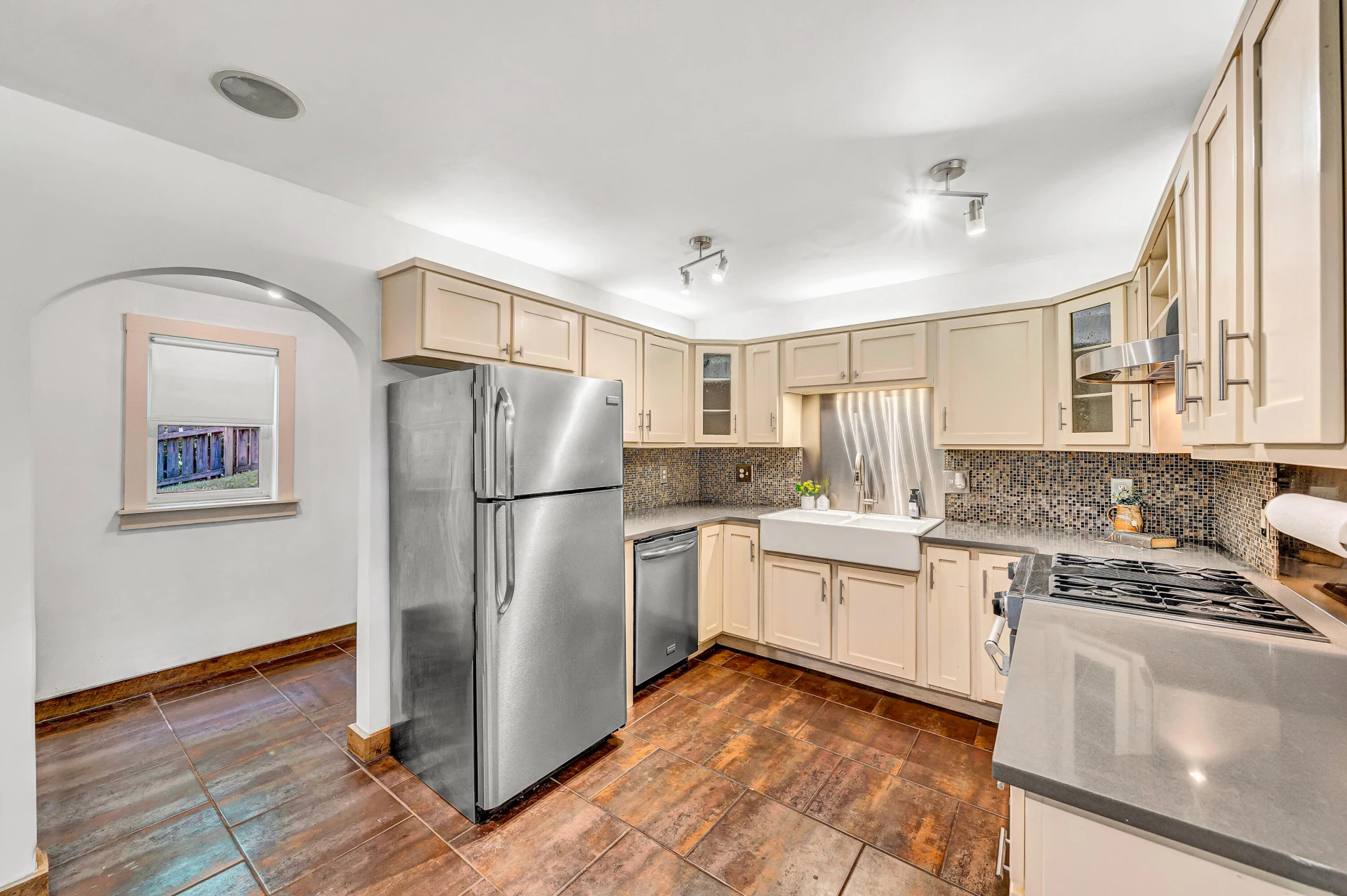 2603 Rutrough RD SE - Photo 8