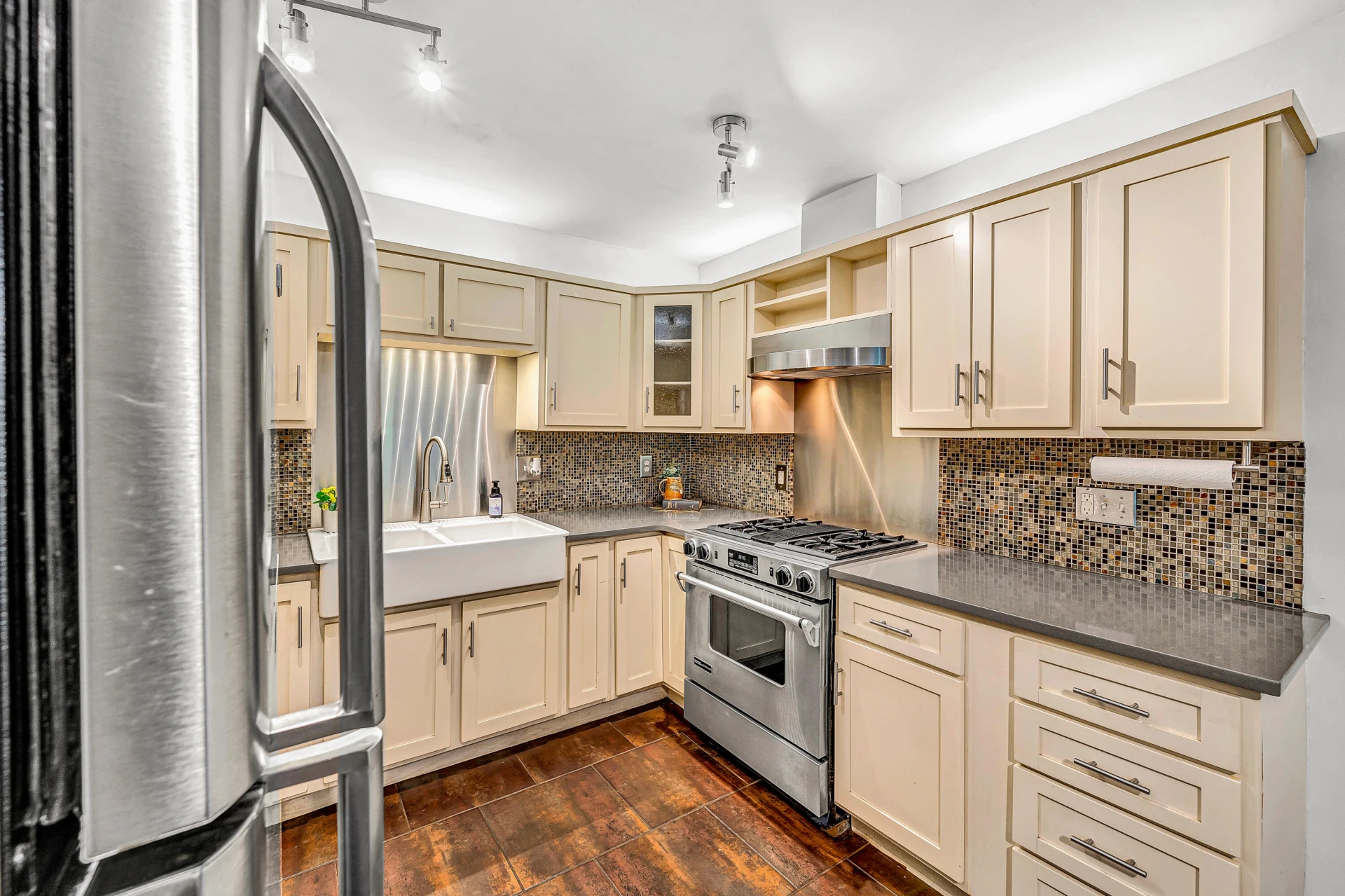2603 Rutrough RD SE - Photo 9