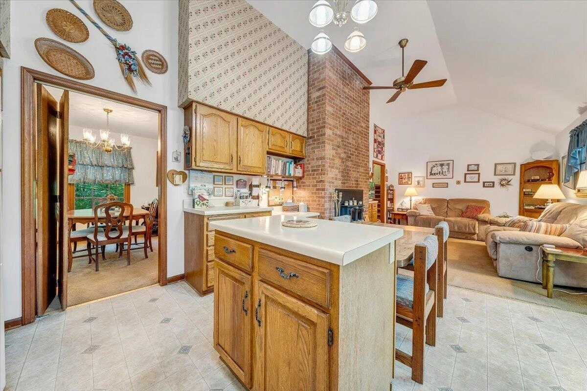 902 White Oak DR - Photo 12