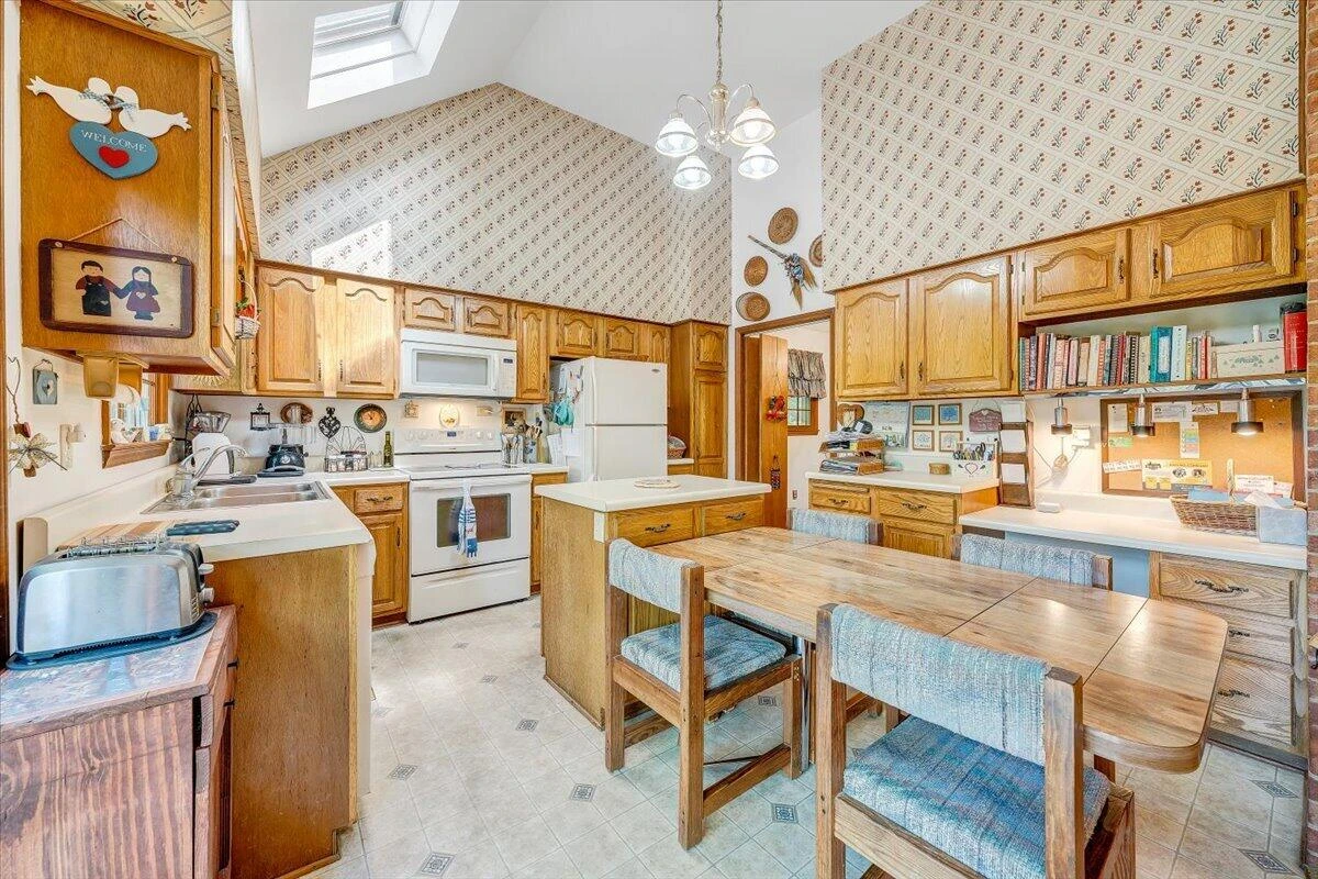 902 White Oak DR - Photo 13