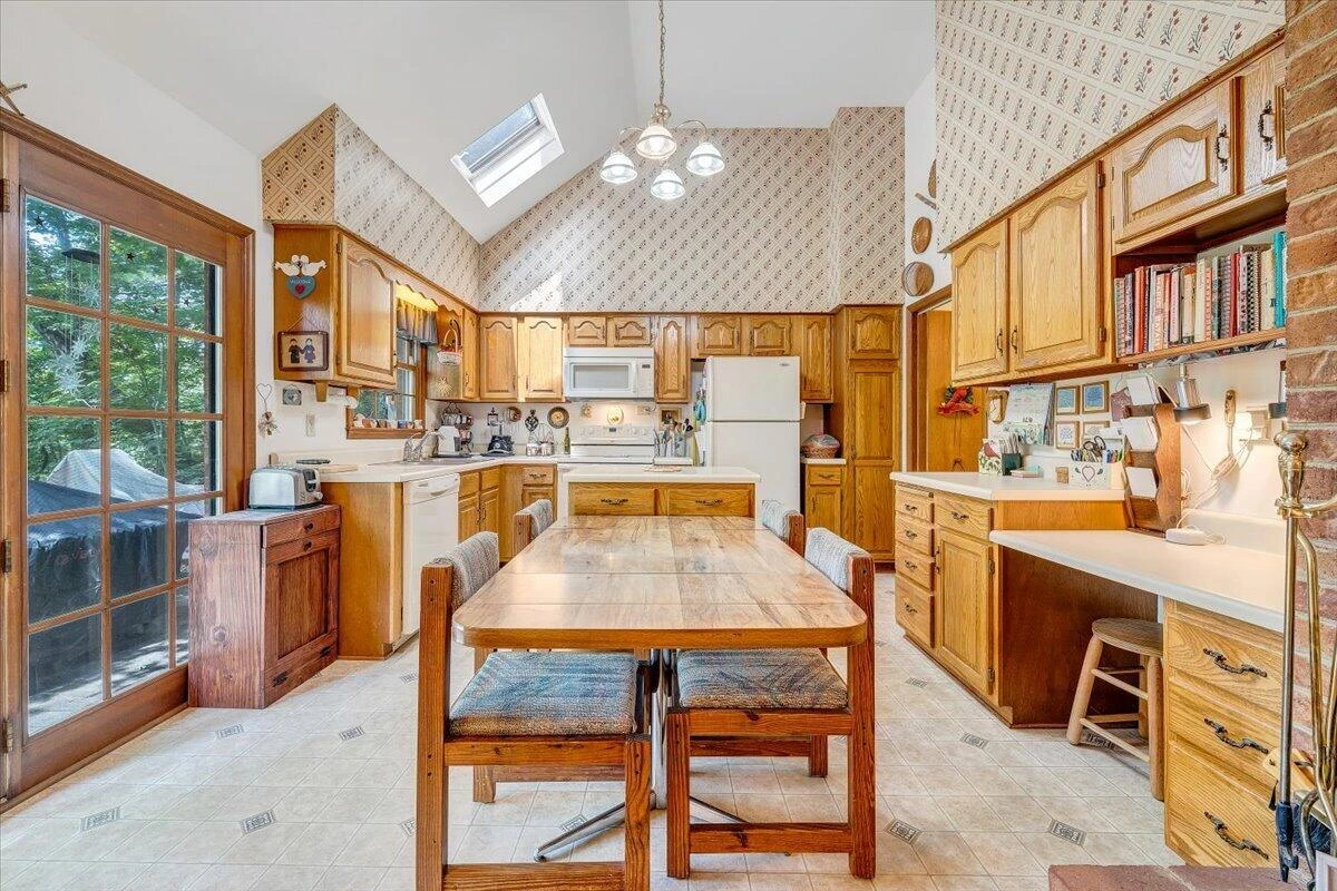 902 White Oak DR - Photo 14