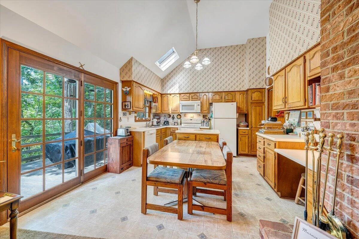 902 White Oak DR - Photo 15