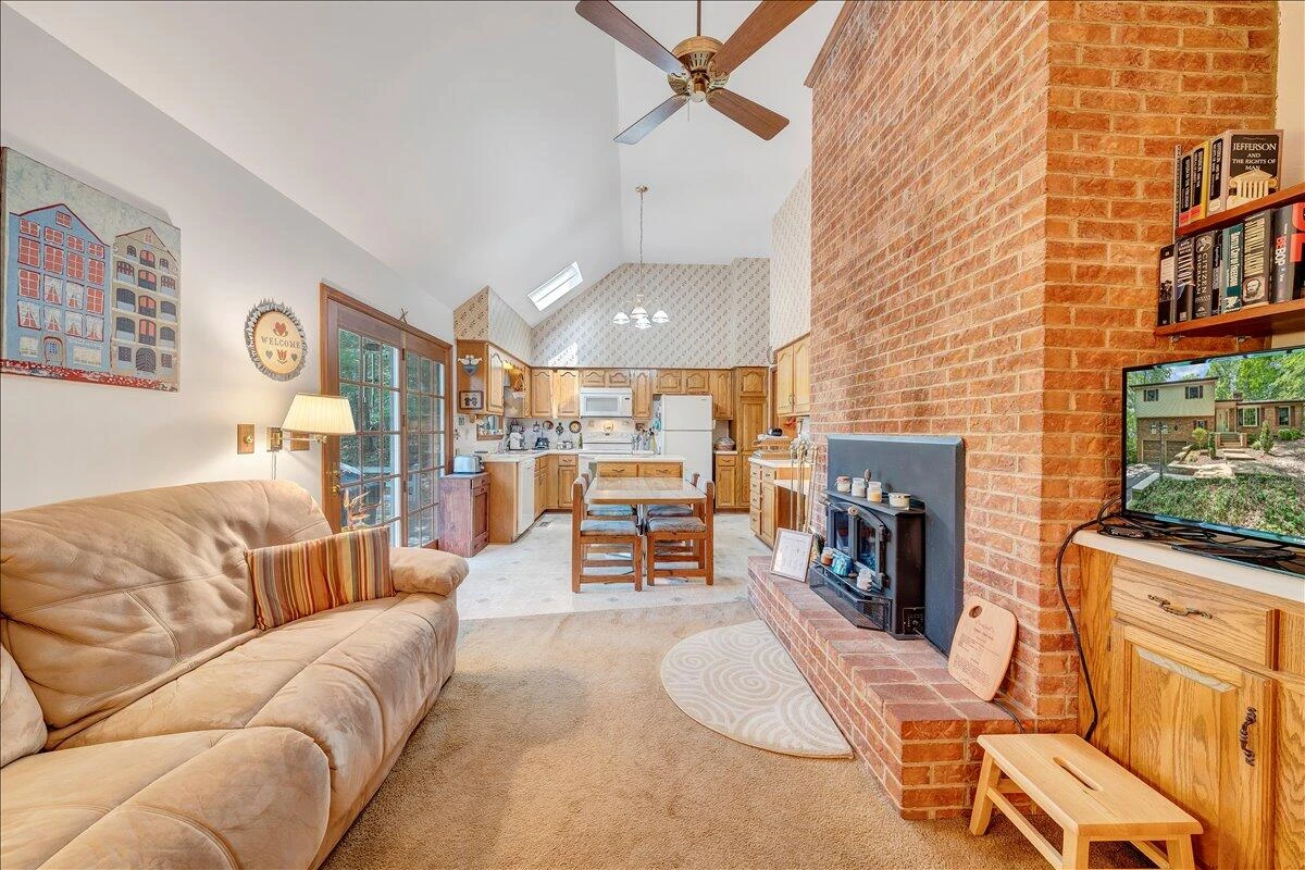 902 White Oak DR - Photo 18