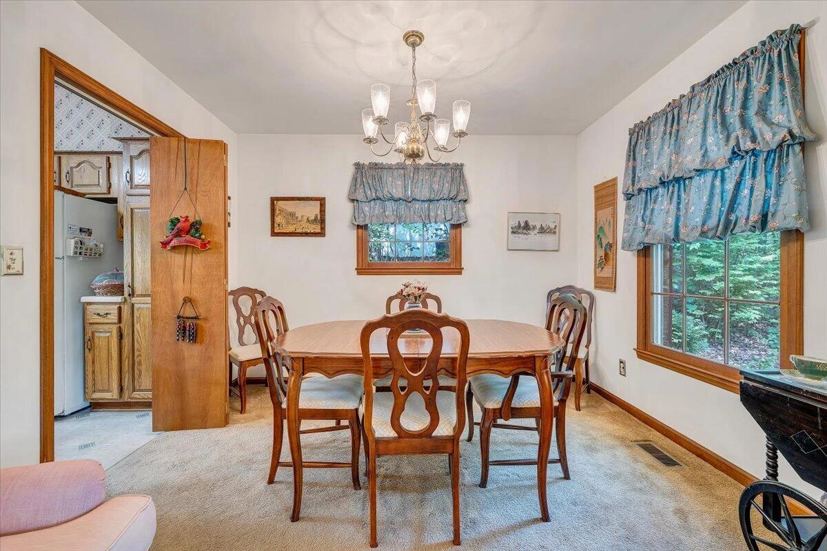 902 White Oak DR - Photo 8