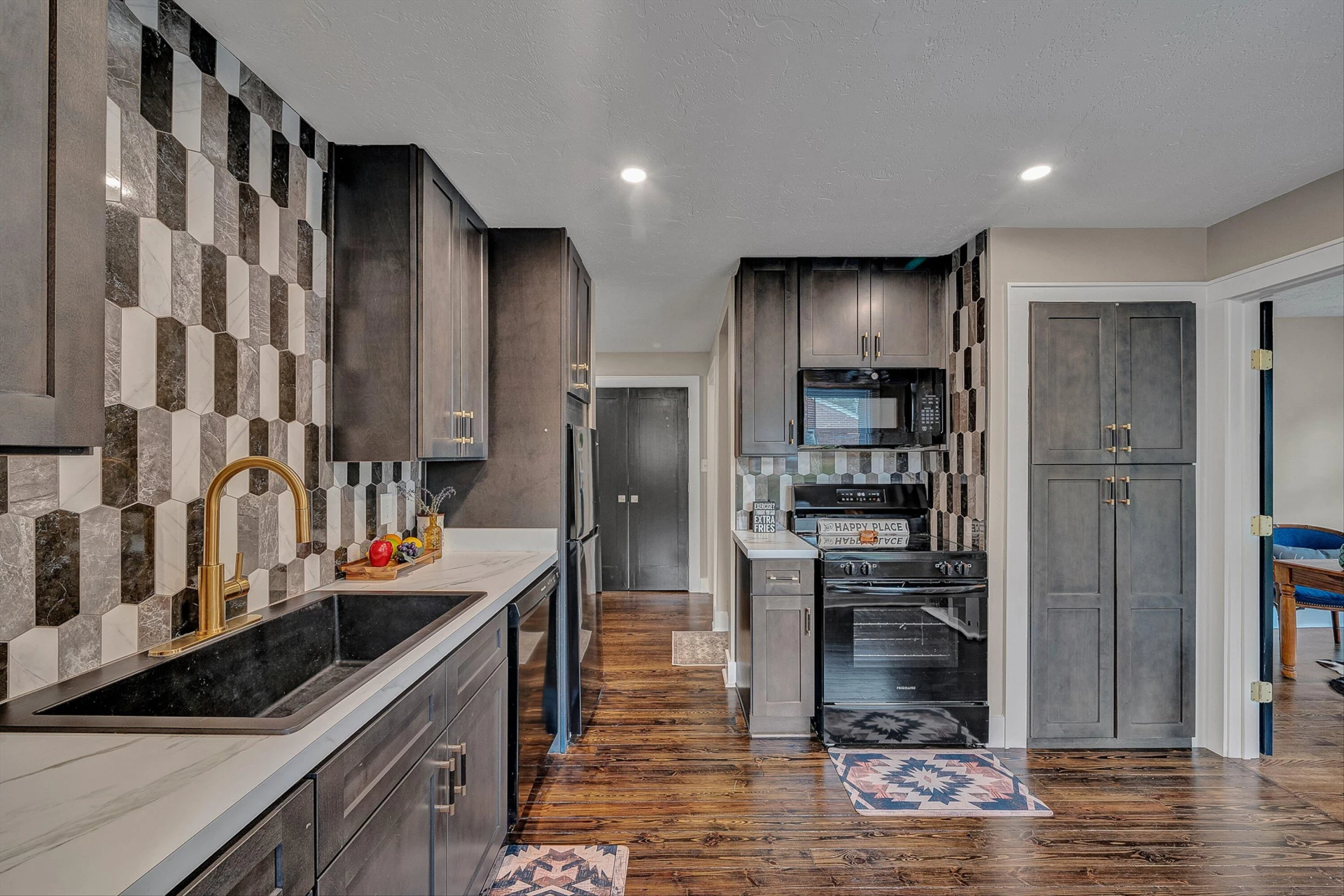 606 N Broad ST - Photo 39