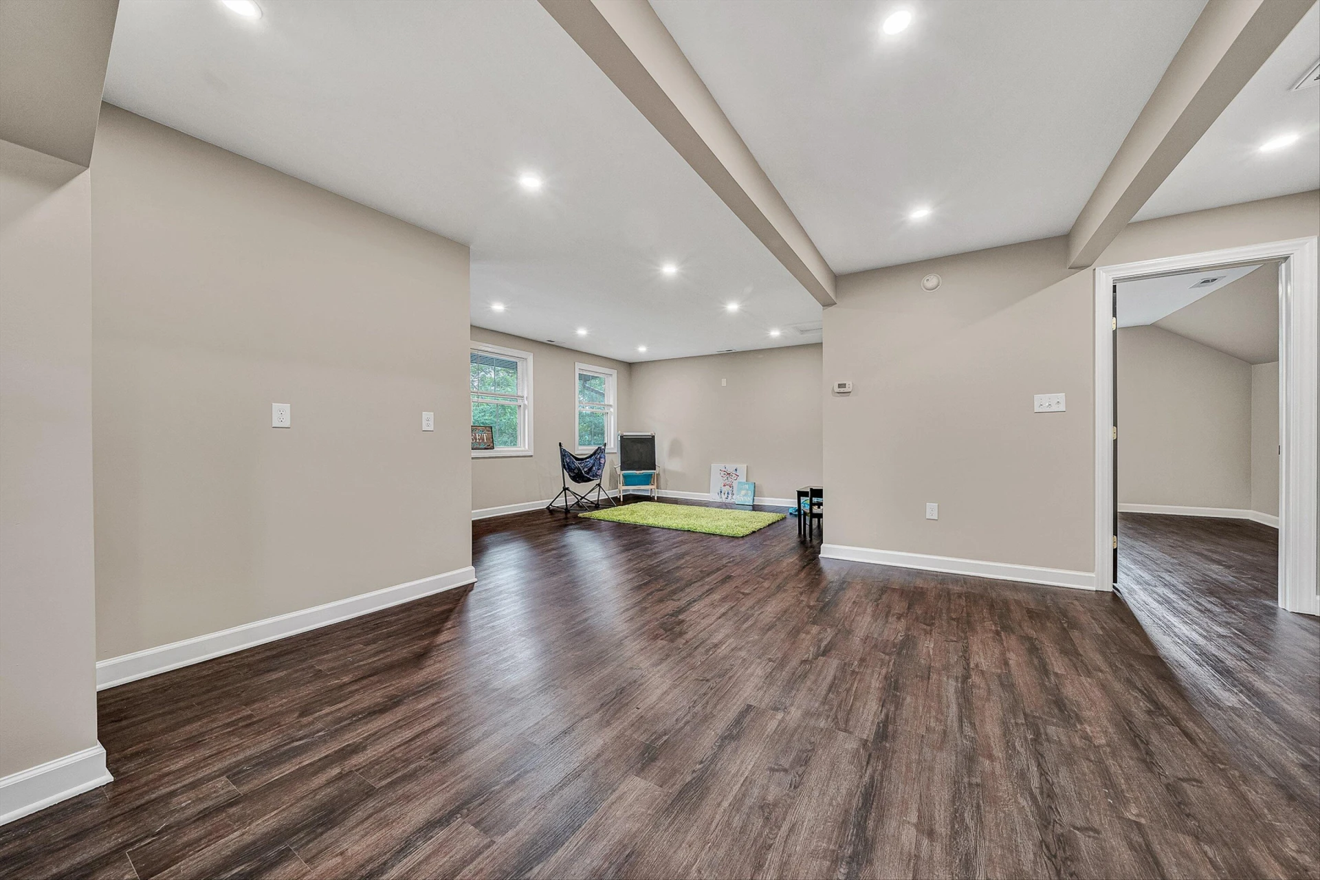 606 N Broad ST - Photo 44